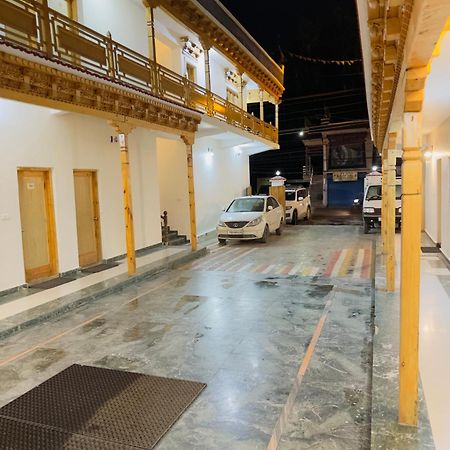לה Hotel Dimbir Regency מראה חיצוני תמונה
