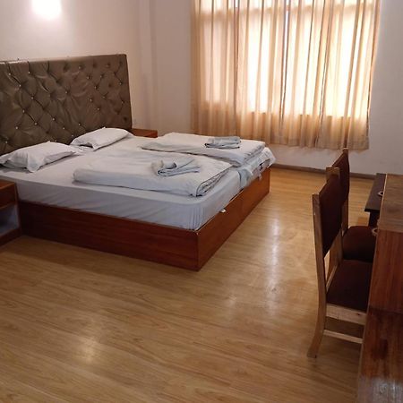 לה Hotel Dimbir Regency מראה חיצוני תמונה