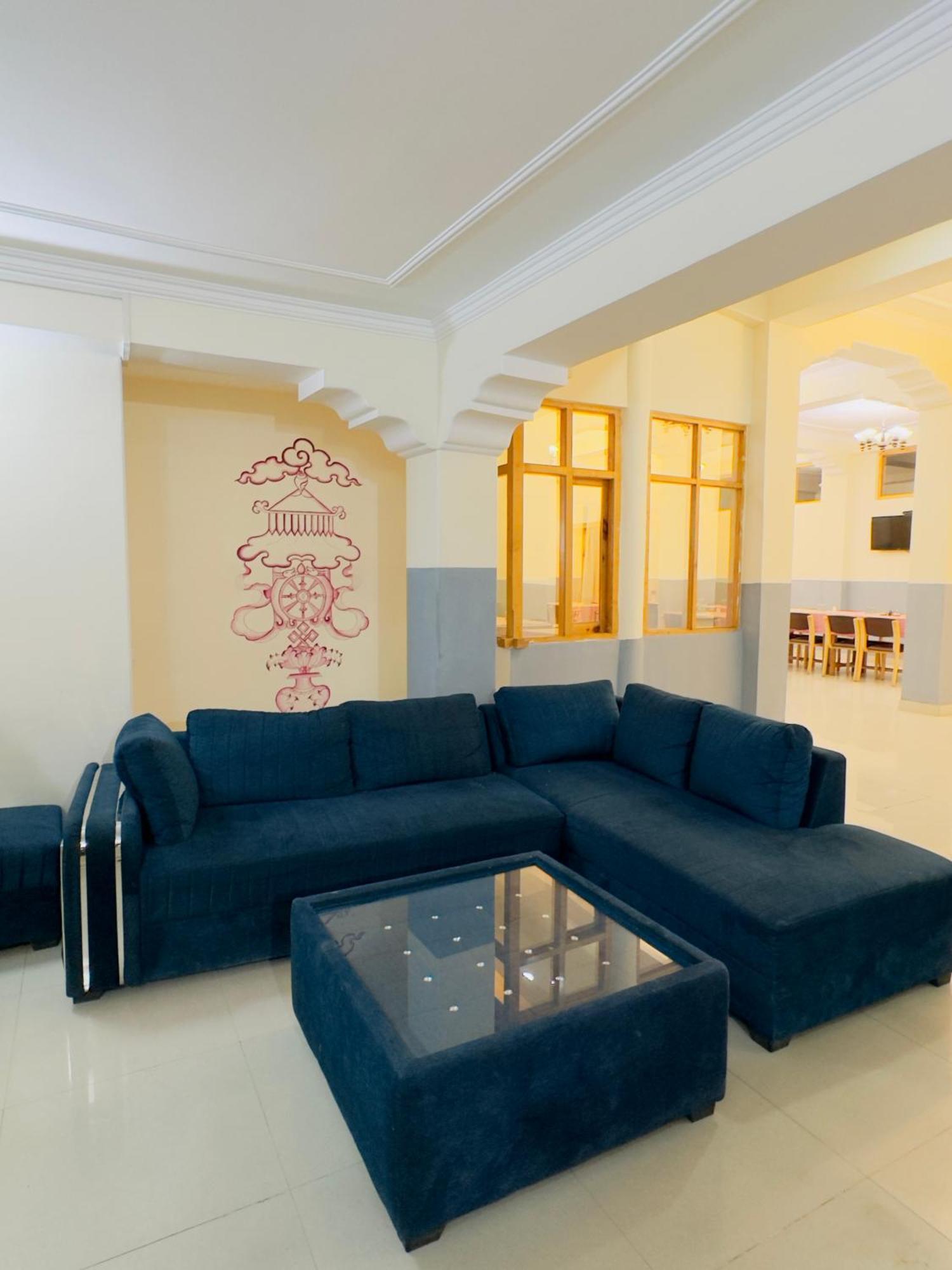 לה Hotel Dimbir Regency מראה חיצוני תמונה