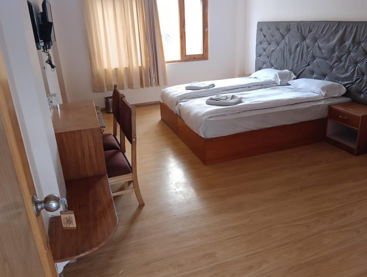 לה Hotel Dimbir Regency מראה חיצוני תמונה