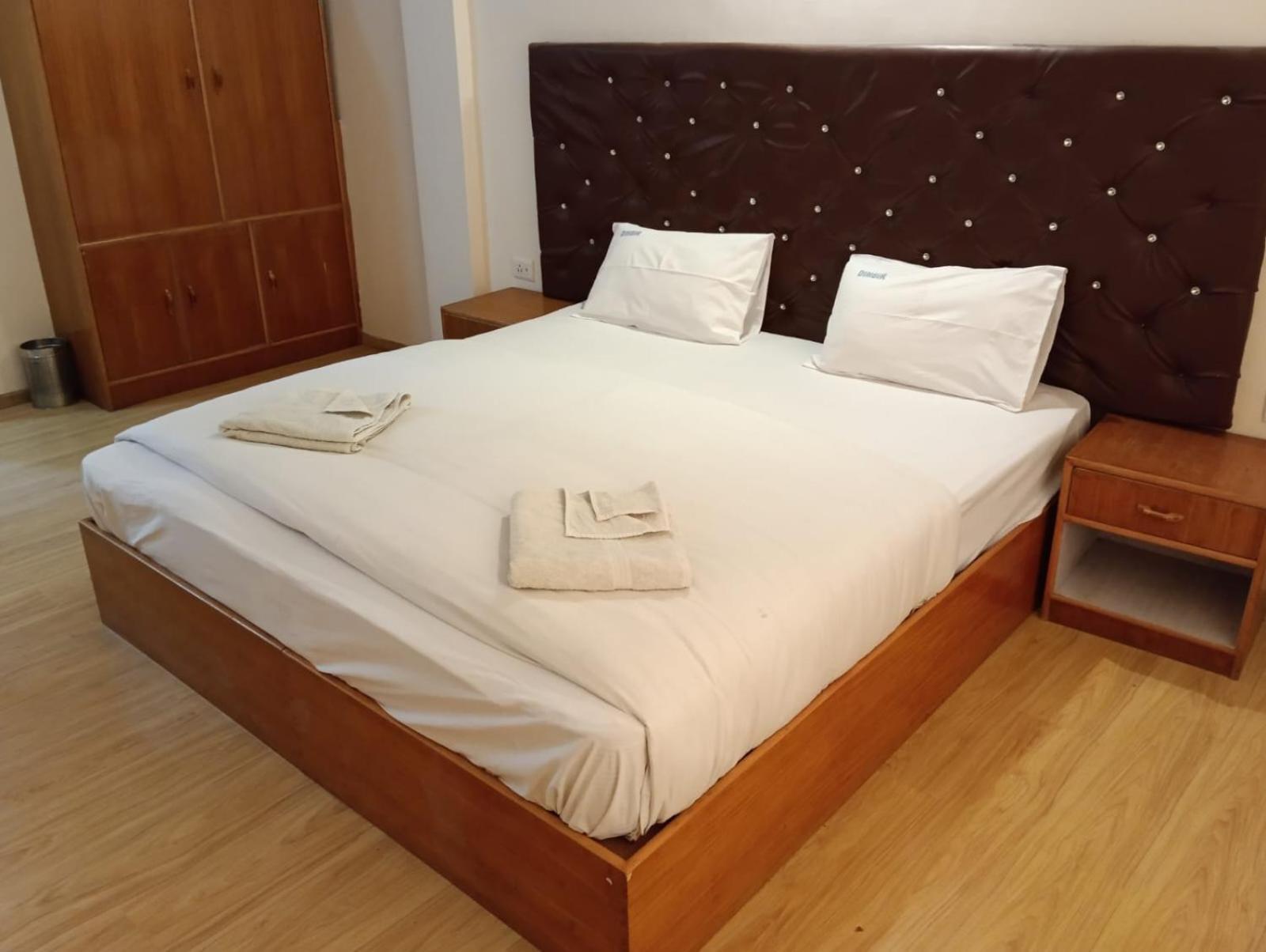 לה Hotel Dimbir Regency מראה חיצוני תמונה